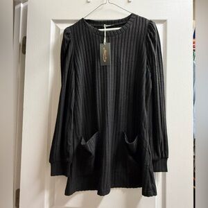 NWT Soft Black Long-sleeve Shirt with Front Pockets Women’s Medium